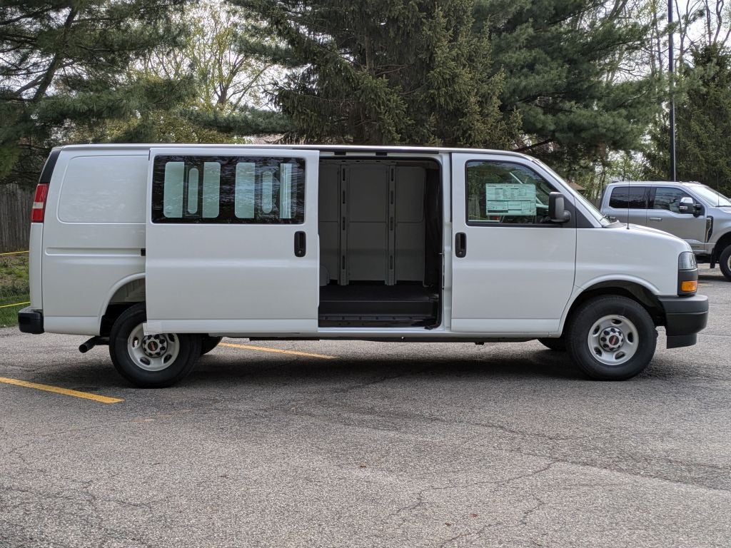 2026 GMC Savana 3500 Work Van