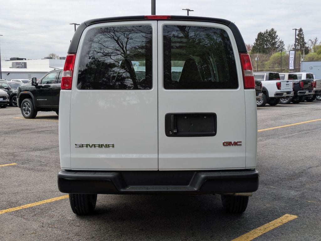 2026 GMC Savana 3500 Work Van