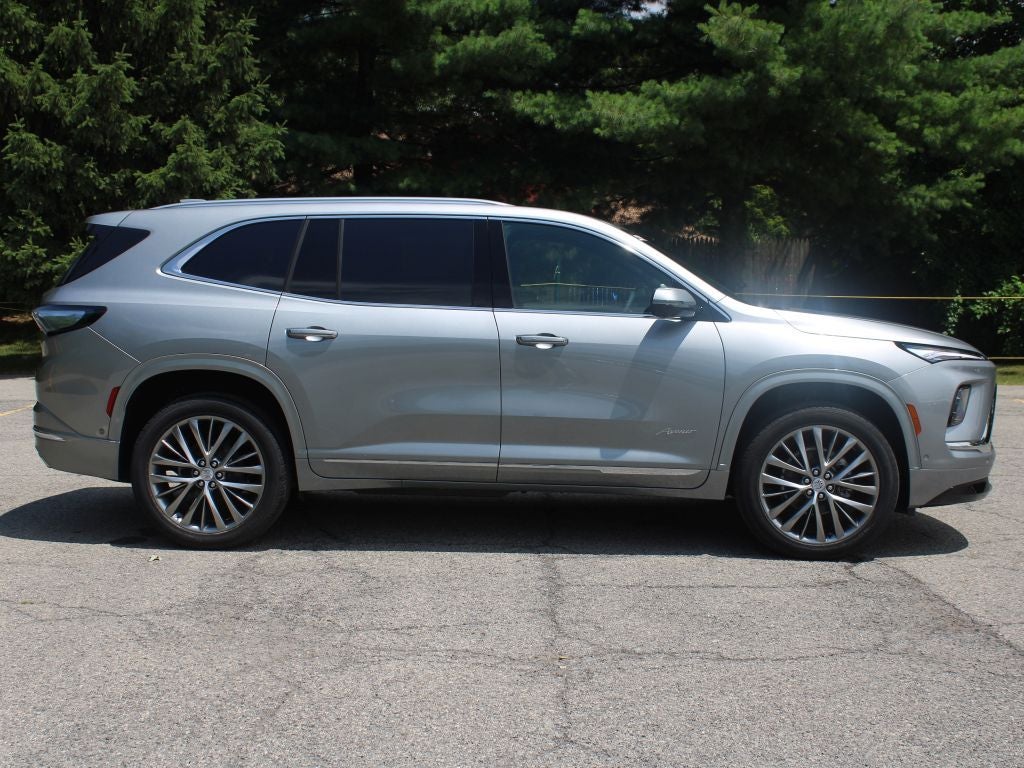 2025 Buick Enclave Avenir