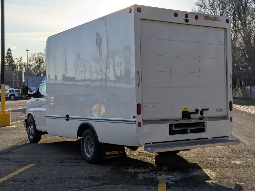 2025 GMC Savana 3500 Work Van