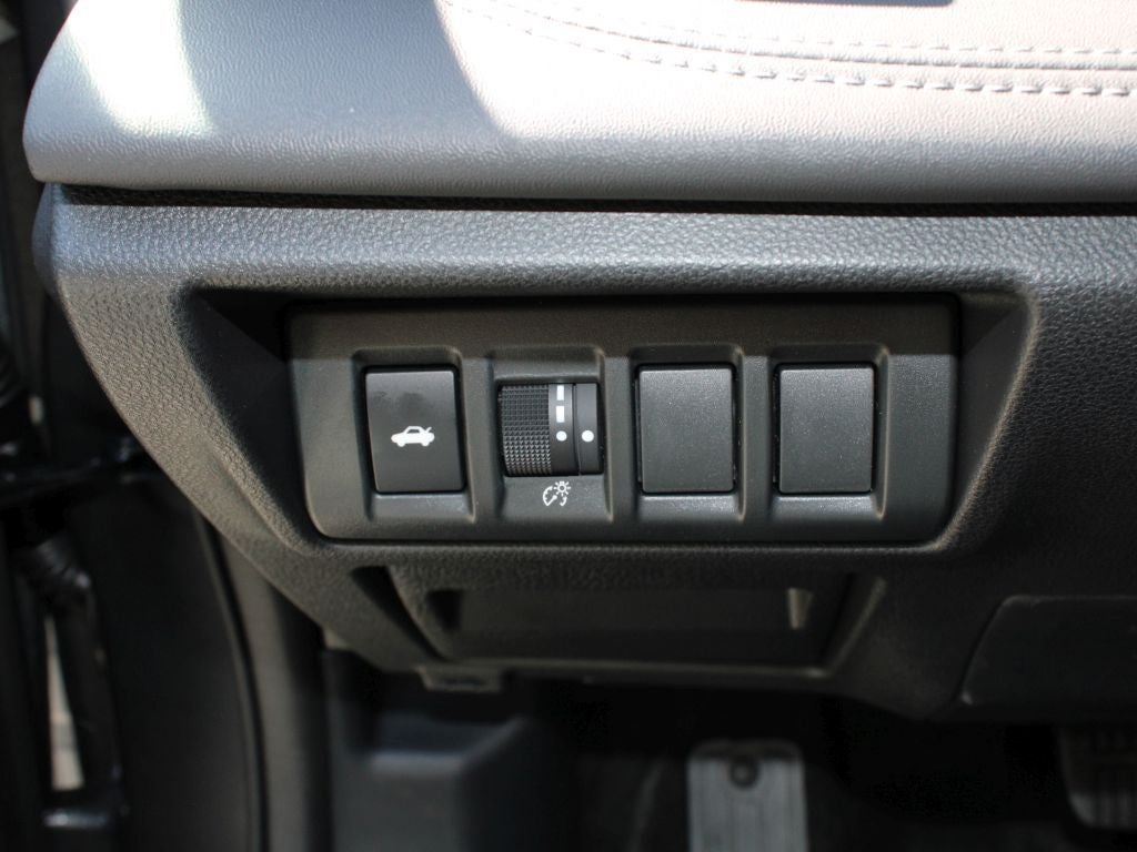 2025 Subaru LEGACY Limited